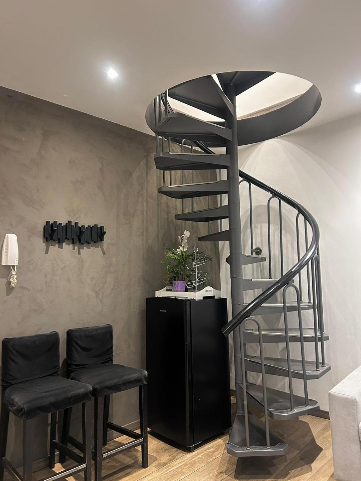 Leonardo Duplex Apartment Milan Bagian luar foto